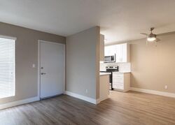 Pre-foreclosure in  N 16th St Apt B301 Phoenix, AZ 85016