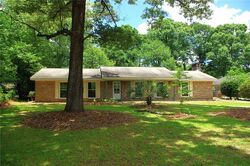 Pre-foreclosure in  Oxford Dr Mobile, AL 36618