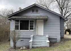 Pre-foreclosure in  Elmore St Gadsden, AL 35901