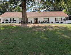 Pre-foreclosure in  Stonebridge Rd Dothan, AL 36301