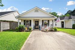 Pre-foreclosure in  Desert Oak Ct Mobile, AL 36695
