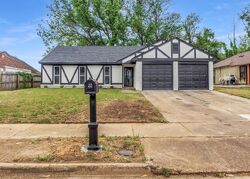 Pre-foreclosure in  Dawnridge Dr Memphis, TN 38118