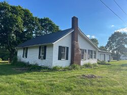 Pre-foreclosure in  Angel Ave Petrolia, PA 16050