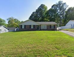 Pre-foreclosure in  Seaton Dr Colonial Heights, VA 23834