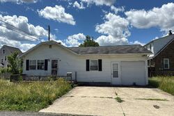 Pre-foreclosure in  Bidwell St W Battle Creek, MI 49015