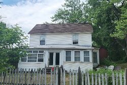 Pre-foreclosure in  Old Niskayuna Rd Latham, NY 12110