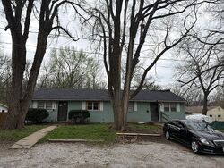Pre-foreclosure in  E 24th St S Independence, MO 64052