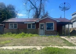 Pre-foreclosure in  Lauradale Dr New Orleans, LA 70114
