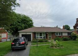 Pre-foreclosure in  Auburn Rd York, PA 17402