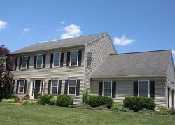 Pre-foreclosure in  Sterling Dr York, PA 17404