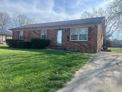 Pre-foreclosure in  Arvin Dr Lancaster, KY 40444