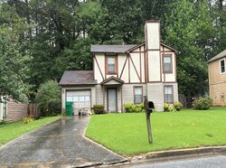 Pre-foreclosure in  Farmview Close Stone Mountain, GA 30088