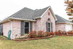 Pre-foreclosure in  Springfield Dr Houma, LA 70360