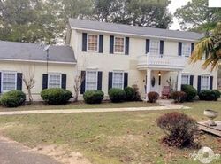 Pre-foreclosure in  SCHOOLEY CIR Daphne, AL 36526