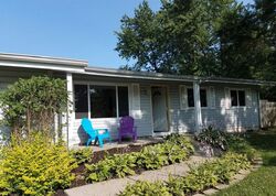 Pre-foreclosure in  OXBOW RD Valparaiso, IN 46385