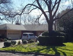 Pre-foreclosure in  LAKE ENGLEWOOD DR Waco, TX 76710