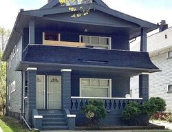 Pre-foreclosure in  PARKVIEW AVE Cleveland, OH 44104