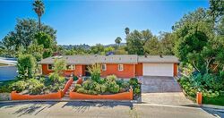 Pre-foreclosure in  CERRILLOS DR Woodland Hills, CA 91364