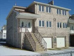 Pre-foreclosure in  SCHURZ AVE Bronx, NY 10465