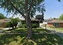 Pre-foreclosure in  HOMAN AVE Midlothian, IL 60445