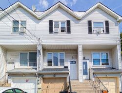 Pre-foreclosure in  HARBOR RD Staten Island, NY 10303
