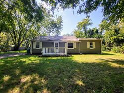 Pre-foreclosure in  BIDDLE ST Romulus, MI 48174