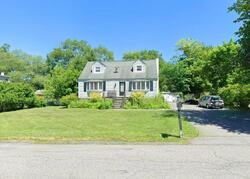Pre-foreclosure in  Oakside Rd Yorktown Heights, NY 10598