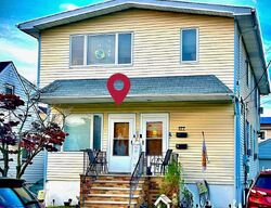 Pre-foreclosure in  Paterson Ave Lodi, NJ 07644