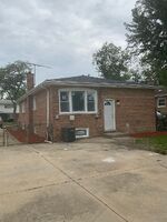 Pre-foreclosure in  University Ave Dolton, IL 60419