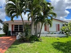 Pre-foreclosure in  Nw 54th St Fort Lauderdale, FL 33319