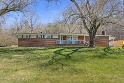 Pre-foreclosure in  Runyan Dr Chattanooga, TN 37405