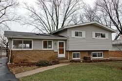 Pre-foreclosure in  SOUTH ST Dundee, IL 60118