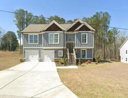 Pre-foreclosure in  Griffin Rd Nw Cartersville, GA 30120