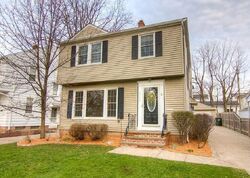 Pre-foreclosure in  Charlton Rd Cleveland, OH 44121