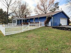 Pre-foreclosure in  Davis Rd Hilliard, OH 43026