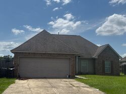 Pre-foreclosure in  Keystone Blvd Prairieville, LA 70769