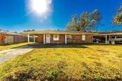 Pre-foreclosure in  Collins St Houma, LA 70364
