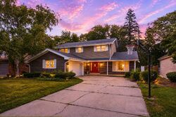 Pre-foreclosure in  Maple Rd Flossmoor, IL 60422