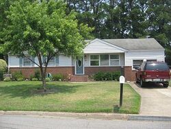 Pre-foreclosure in  Nottingham Rd Portsmouth, VA 23701