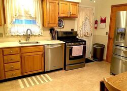 Pre-foreclosure in  Catalpa Ave Hackensack, NJ 07601