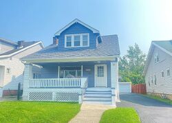  Maplerow Ave, Cleveland OH