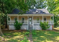 Pre-foreclosure in  Key Deer Cir Midlothian, VA 23112