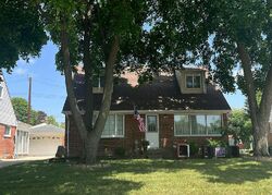 Pre-foreclosure in  Westfield Rd Trenton, MI 48183