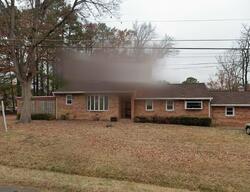 Pre-foreclosure in  Webb Rd Richmond, VA 23228