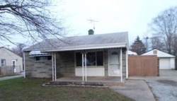 Pre-foreclosure in  EASTWOOD AVE Warren, MI 48089