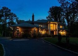 Pre-foreclosure in  Norgate Rd Glen Head, NY 11545