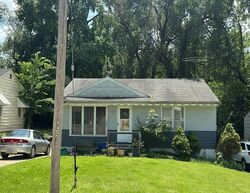 Pre-foreclosure in  Reasor Dr Saint Louis, MO 63135