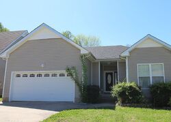Pre-foreclosure in  Hedgewood Rd Clarksville, TN 37042