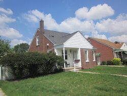 Pre-foreclosure in  Lincoln St Dearborn, MI 48124