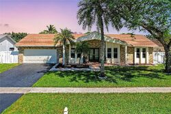 Pre-foreclosure in  Nw 133rd Ave Fort Lauderdale, FL 33323